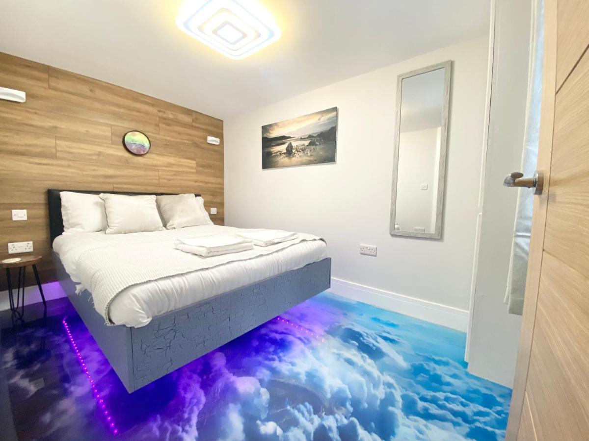 Cloud9 Guest House - By Coastline Retreats - 2 Bedroom Self Contained Garden Flat - Luxury Bath, Netflix, Superfast Wifi, Parking Included Bournemouth Exteriér fotografie